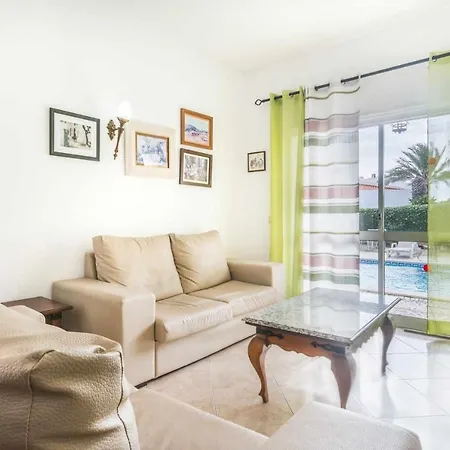 Oura V3 Com Piscina Privada