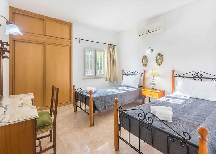 Oura V3 Com Piscina Privada Albufeira